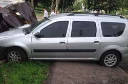  
 На бульварі Дружби народів після наїзду на пішоходів автомобіль пролетів зелені насадження та влетів у паркан 
 
  