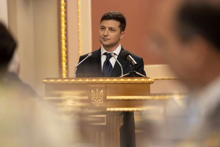 Зеленський запросив глав фракцій на консультацію (документ)