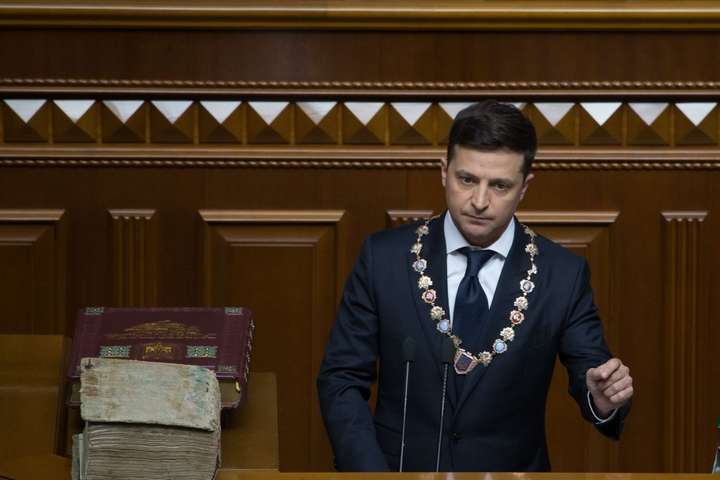 Зеленський заявив, що не розуміє уряд, «який тільки розводить руками і говорить ми нічого не зможемо зробити» - Зеленський закликав Кабінет міністрів піти у відставку