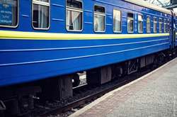 «Укрзалізниця» розпочала продаж квитків на 18 літніх поїздів до моря