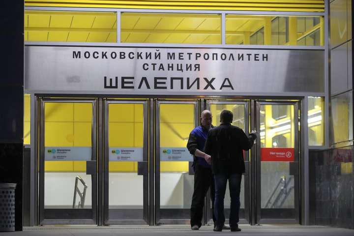 У Москві 1,5 тисячі пасажирів через збій у метро кілька годин провели під землею