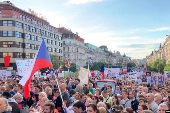 У Чехії хочуть скасувати посаду генпрокурора: народ вийшов на протести 