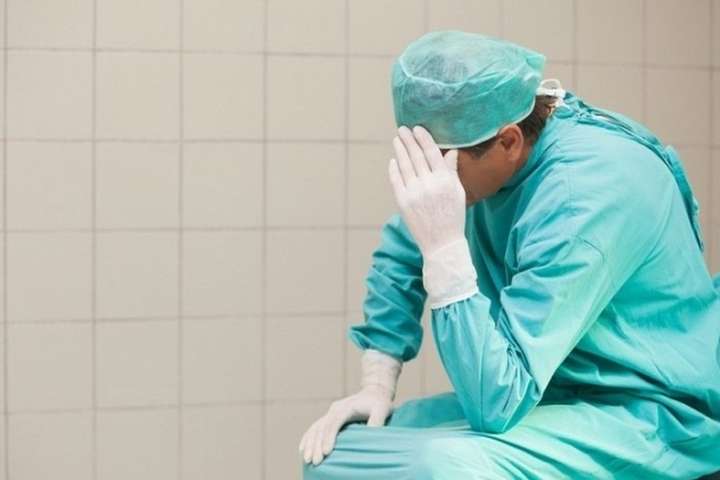 Оголошено підозру лікарю київської клініки, де після ліпосакції померла пацієнтка