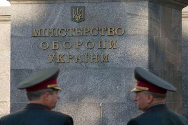 Міноборони з’ясовує обставини взяття в полон вісьмох військових на Донбасі