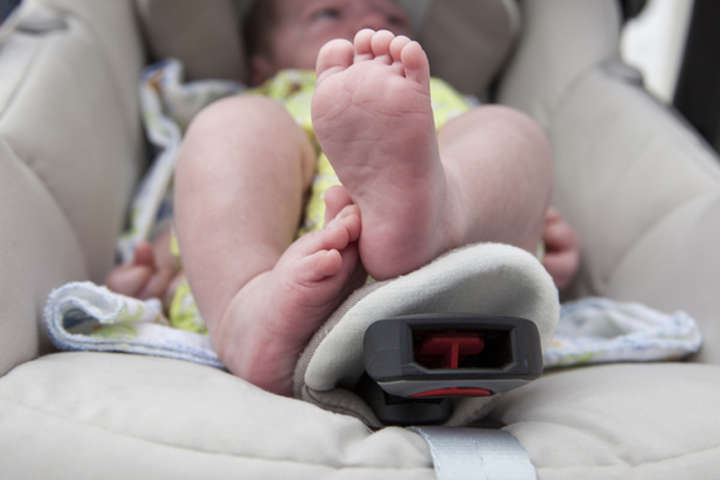В Германии родители забыли новорожденного в такси