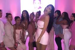 Все в розовом: Кайли Дженнер пригласила сестер на бьюти-вечеринку