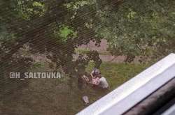 У Харкові малюк випав з балкона багатоповерхівки 