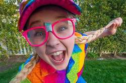 Девочка-радуга стала настоящим кумиром американских подростков (фото)