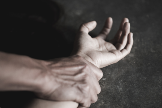 На Вінниччині чоловіка підозрюють у згвалтуванні 8-річної доньки
