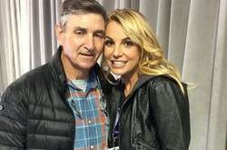 Отец Бритни Спирс хочет продлить над ней опеку 