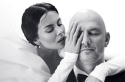 Настя Каменских засветила округлившийся живот на свадьбе