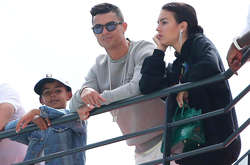 Криштиану Роналду и Джорджина Родригес встретились с Льюисом Хэмилтоном перед важной гонкой