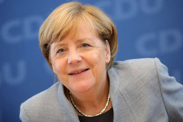 Меркель обговорила з Зеленським нормандський формат
