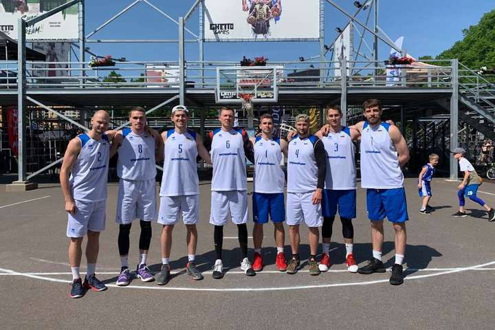Збірна України з баскетболу 3х3 двома складами зіграла в Ризі