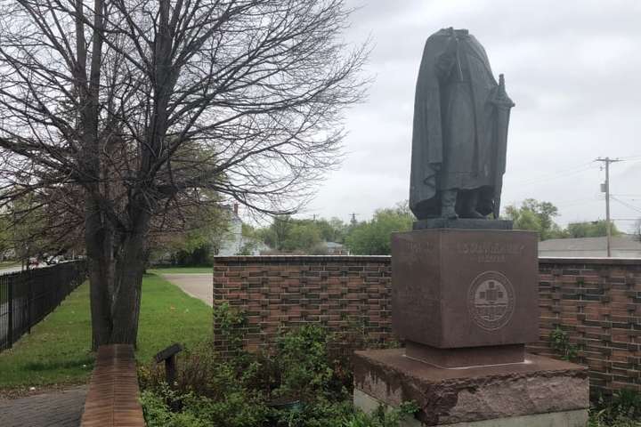 В Канаде надругались над памятником Владимиру Великому