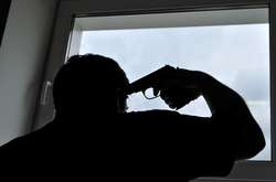 Трагедія у Києві: чоловік застрелився на очах у дружини