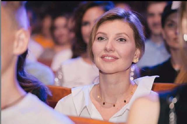 Без Зеленського: перша леді України повеселилася на концерті «Ліги Сміху»