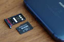 Huawei заборонили використовувати SD картки