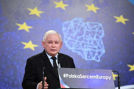 Правляча в Польщі партія Качинського лідирує на виборах в Європарламент