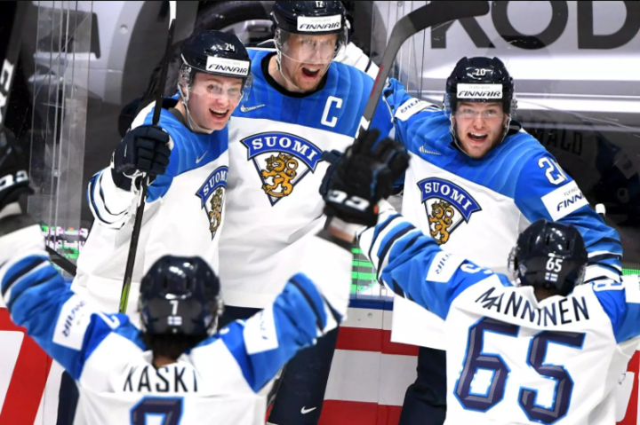 «Президент гри» Анттіла робить Фінляндію несподіваним чемпіоном світу з хокею (відео)
