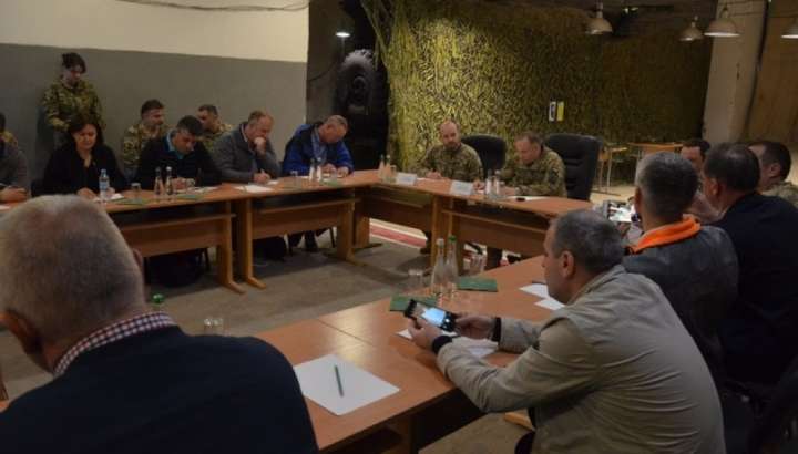 Військовим радникам ОБСЄ показали докази російської агресії на Донбасі