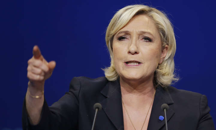 Ле Пен вимагає від Макрона розпуску парламенту Франції