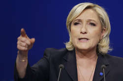 Ле Пен вимагає від Макрона розпуску парламенту Франції