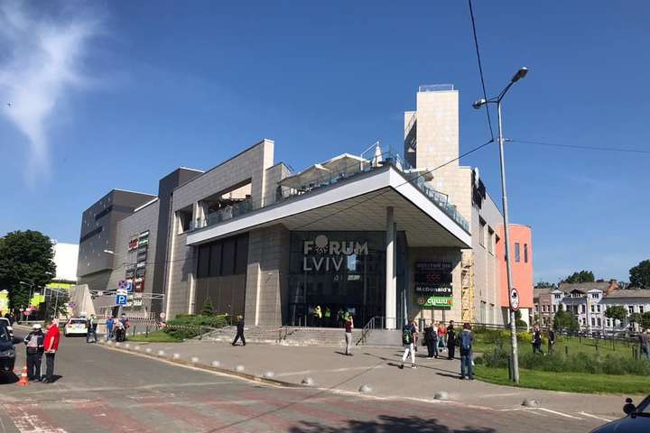 У Львові «замінували» торговий центр 