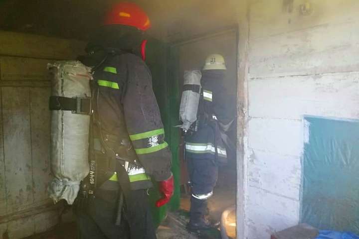 Пожежа у будинку на Київщині забрала життя пенсіонера 