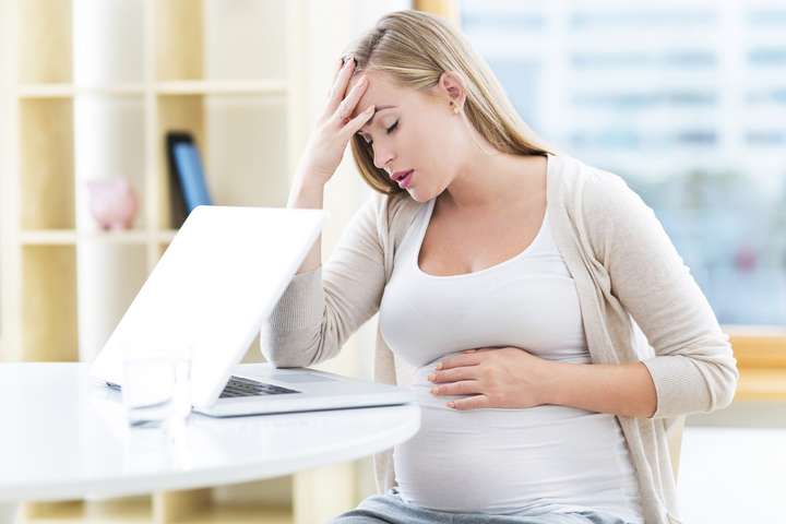Рада не поддержала законопроект о сокращении рабочего дня для беременных