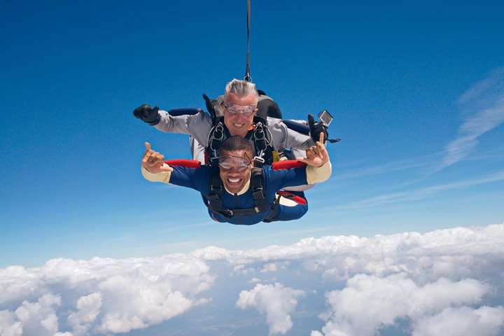 «Найстрашніше – підхід і сам стрибок». Видатний український спортсмен стрибнув з парашутом