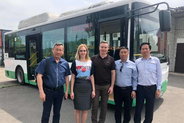 Китайская компания начнет собирать в Украине электробусы 