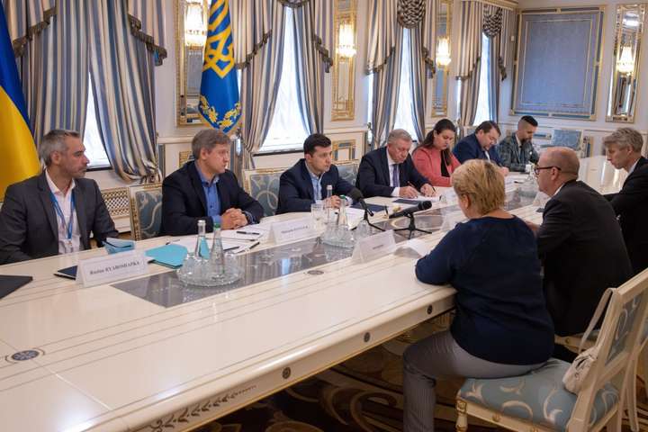 Президент: Україна продовжить співпрацю з МВФ і дотримуватиметься зобов’язань