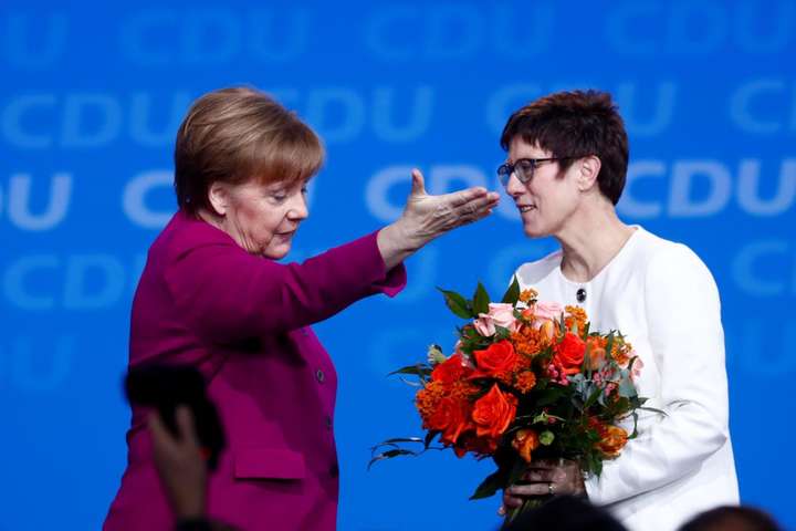 Bloomberg: Меркель розчарувалася у своїй наступниці