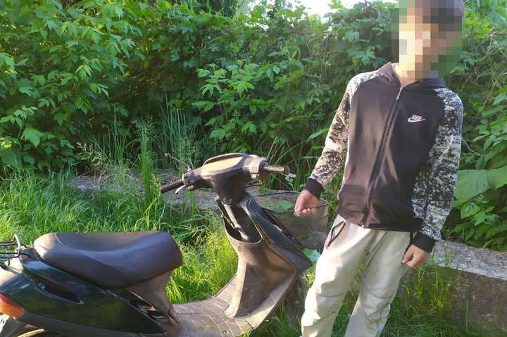 У Бершаді оперативники розшукали 13-річного викрадача скутера