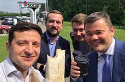 Владимир Зеленский опубликовал фото с шаурмой