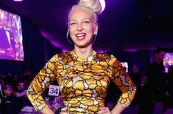Певица Sia объявила о намерении усыновить сироту из документального фильма HBO
