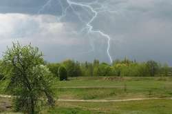 На столицю та область насувається негода