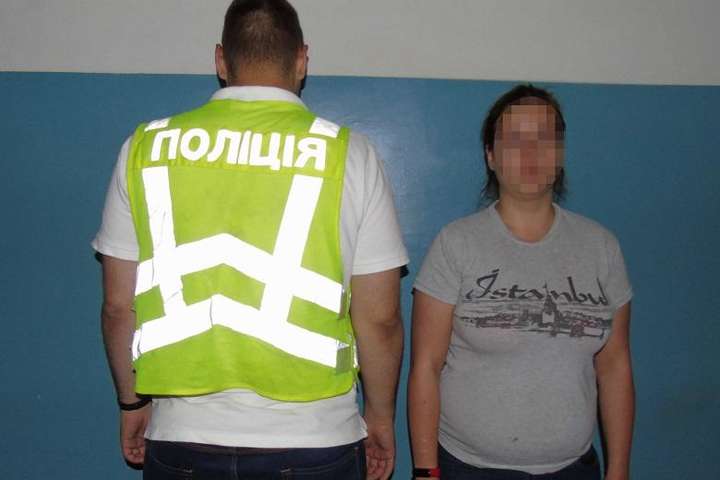 Затримано дівчину, яка «замінувала» багатоповерхівку в Києві (фото)