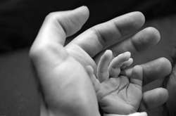 В США врачи спасли девочку, которая при рождении весила, как апельсин