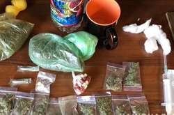 У квартирі киянина марихуану та 19 чеків із метадоном