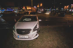 На Оболоні Ravon врізався у Chevrolet і вилетів на узбіччя (фото, відео)