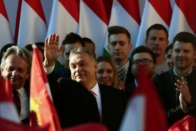 Угорська правляча партія Fidesz може приєднатися до іншої фракції Європарламенту