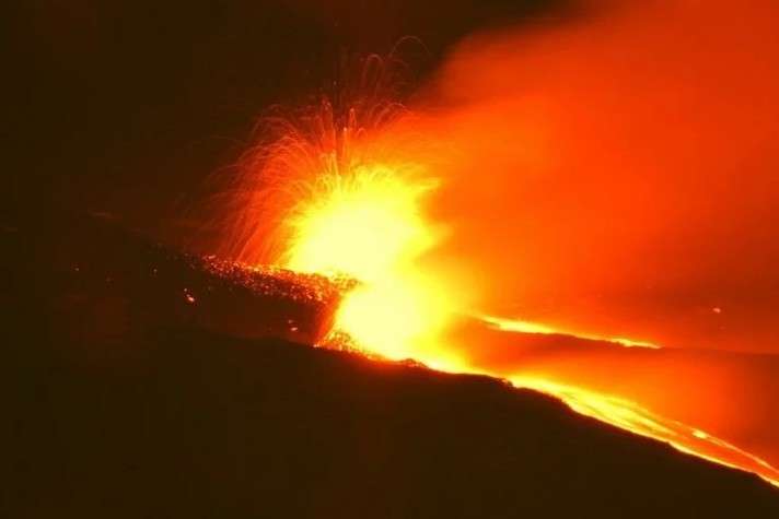 На Сицилії активізувався найвищий вулкан Європи Етна (відео)