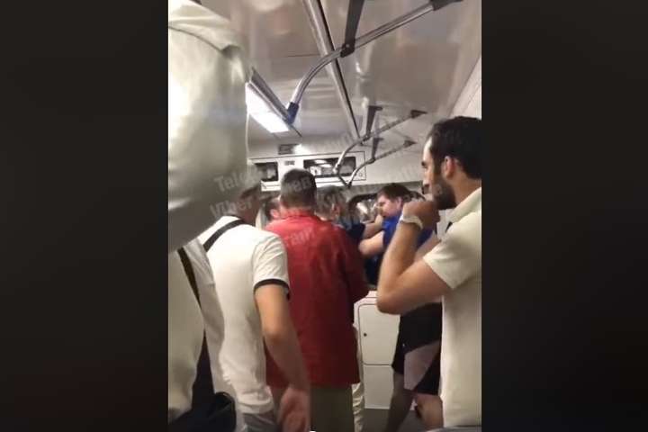 У столичній підземці сталася кривава бійка (відео)