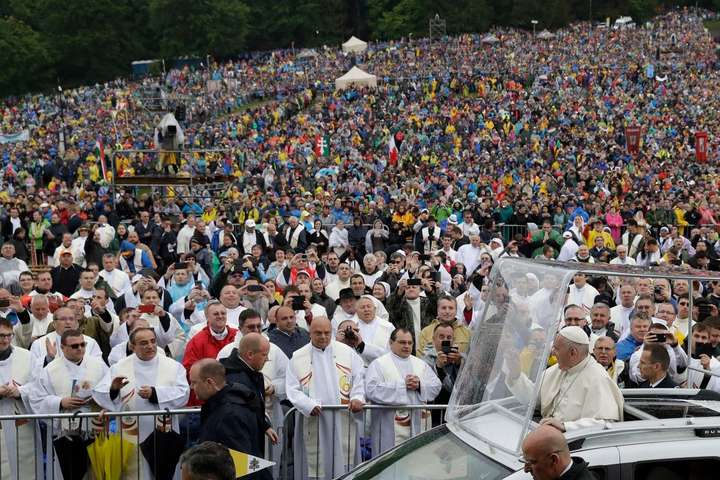 Папа Франциск відслужив месу для угорської меншини Румунії