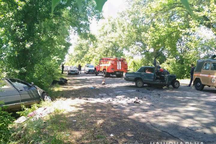 На Миколаївщині сталася ДТП з поліцейським: двоє загиблих