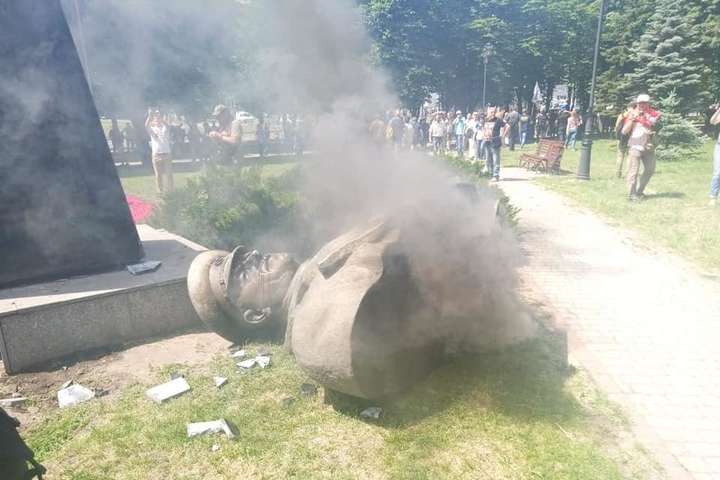 В Харькове хотят восстанавливать памятник мяснику Жукову