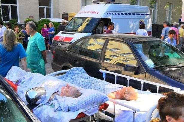 У Луцьку повідомили про мінування обласної лікарні: хворих терміново евакуюють 