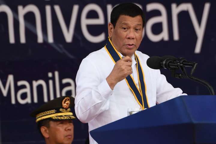 Президент Філіппін зізнався, що був геєм